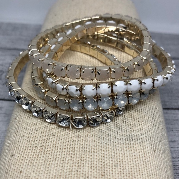 Curated bundle layered look rhinestone stretch bracelets lot of 4 - Picture 1 of 4